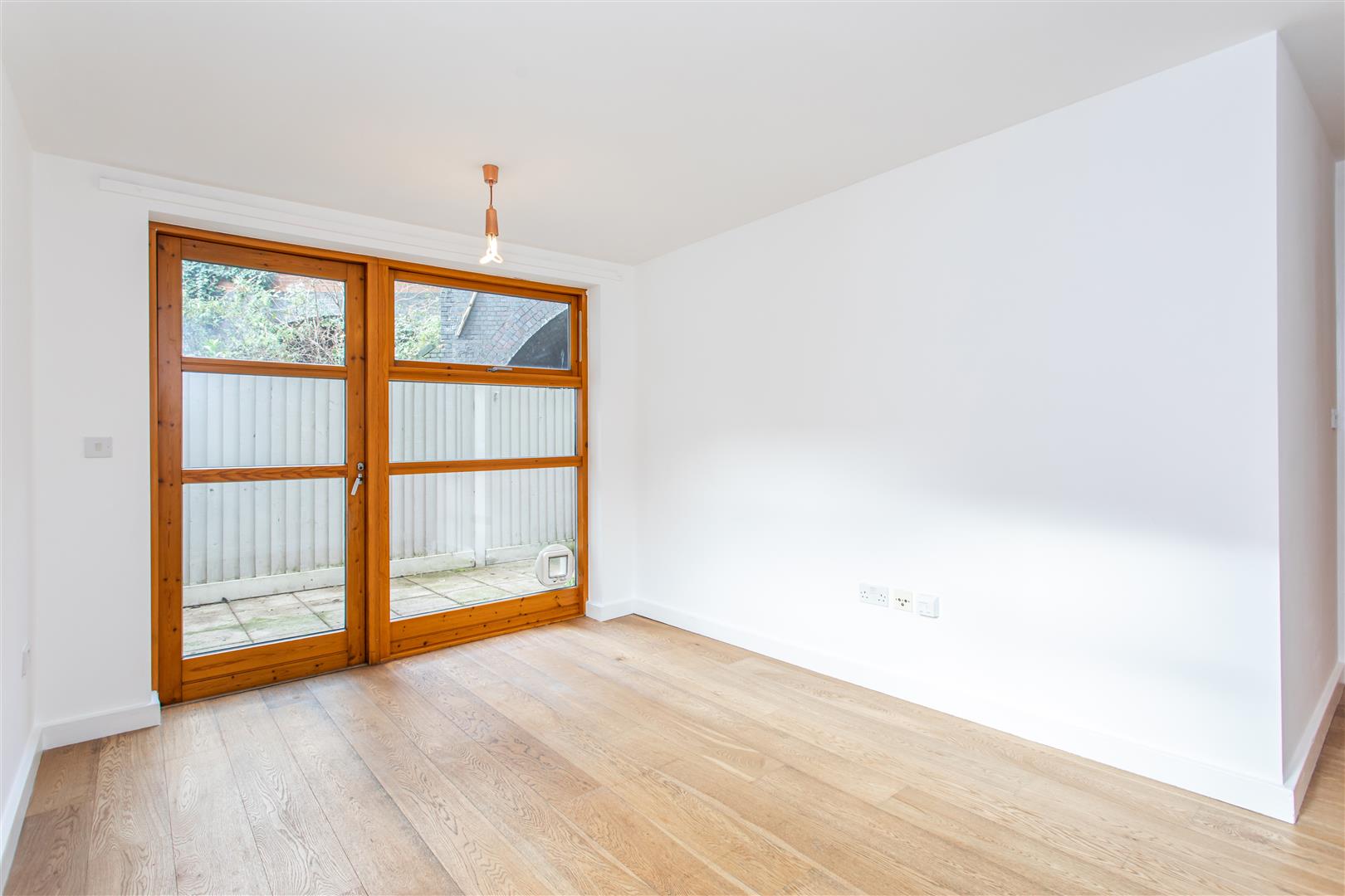 2 bed property in Denmark Place, Bow